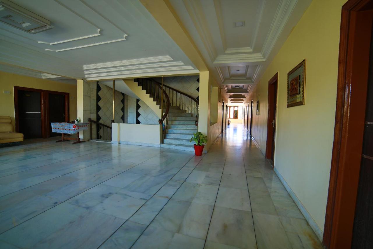 Hotel Sheratone Mount Abu Exterior foto