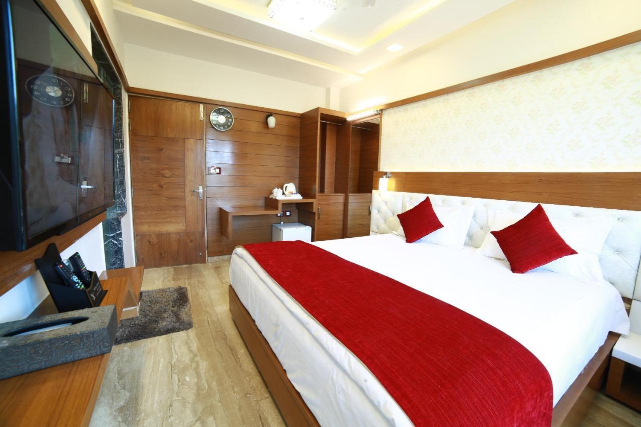 Hotel Sheratone Mount Abu Exterior foto