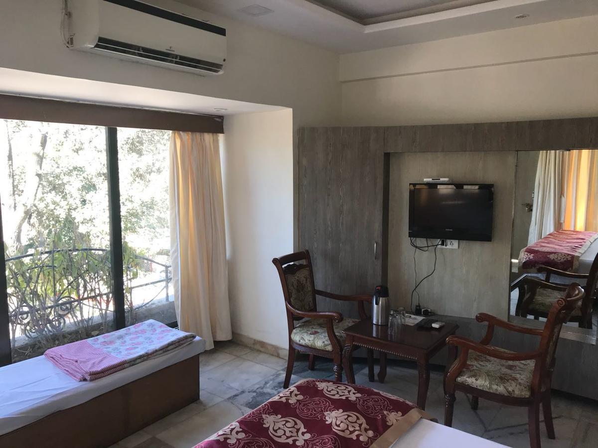 Hotel Sheratone Mount Abu Exterior foto
