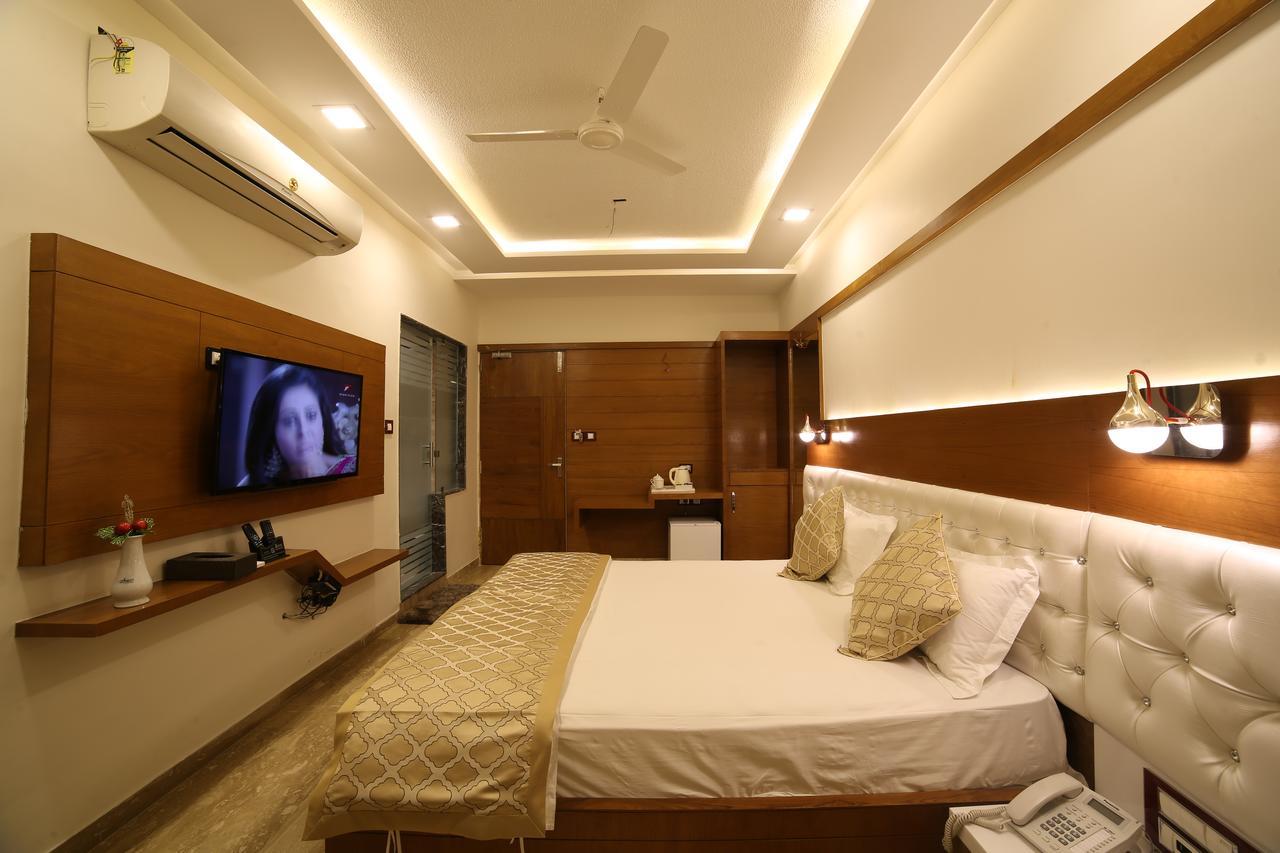 Hotel Sheratone Mount Abu Exterior foto